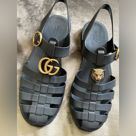 ✨BRAND NEW ✨💯% AUTHENTIC GUCCI RUBBER SANDALS - Picture 2 of 9
